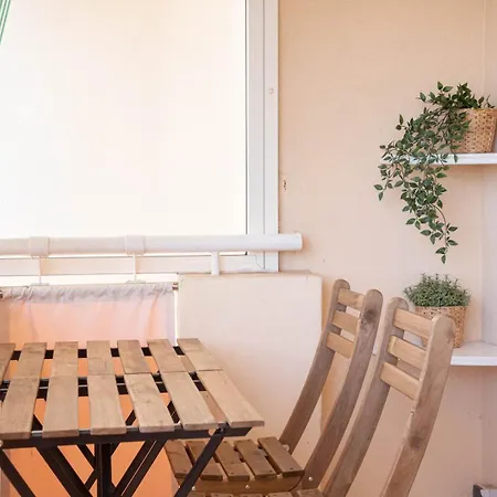 Elegance - Balcony & Quiet Near Shops Daire *